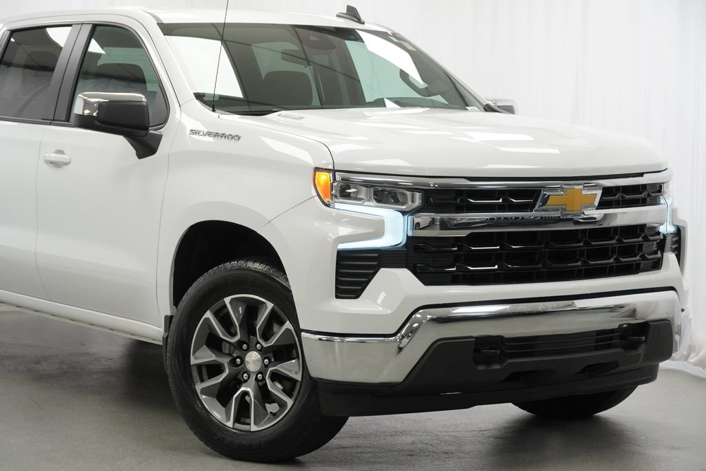 Used 2024 Chevrolet Silverado 1500 LT AWD/4WD image 9