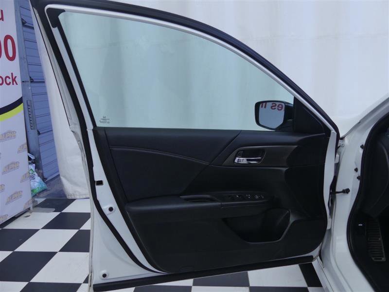 Used 2017 Honda Accord Sport image 22