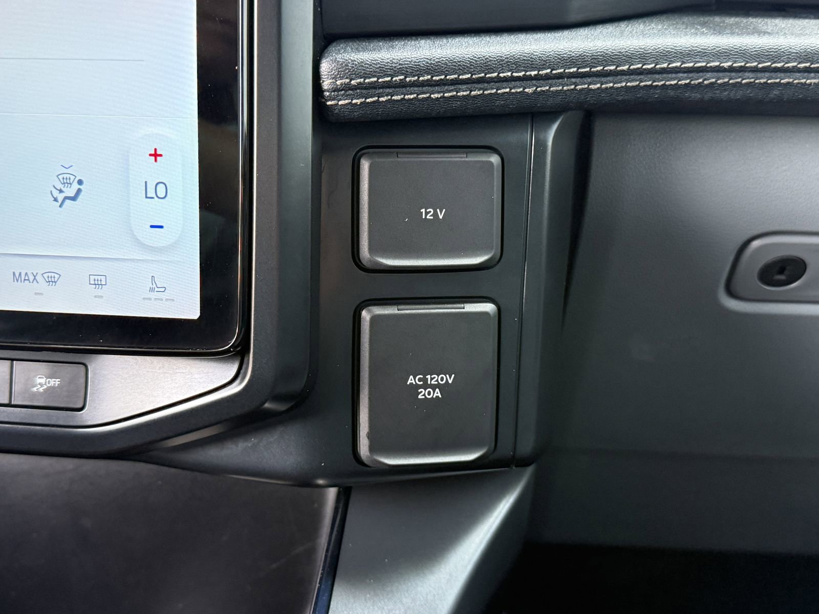 Certified 2025 Ford F150 Lightning Flash AWD/4WD image 28