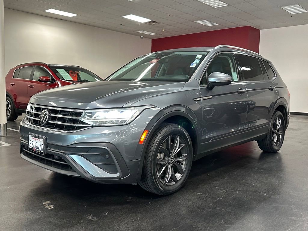Used 2022 Volkswagen Tiguan SE FWD image 3