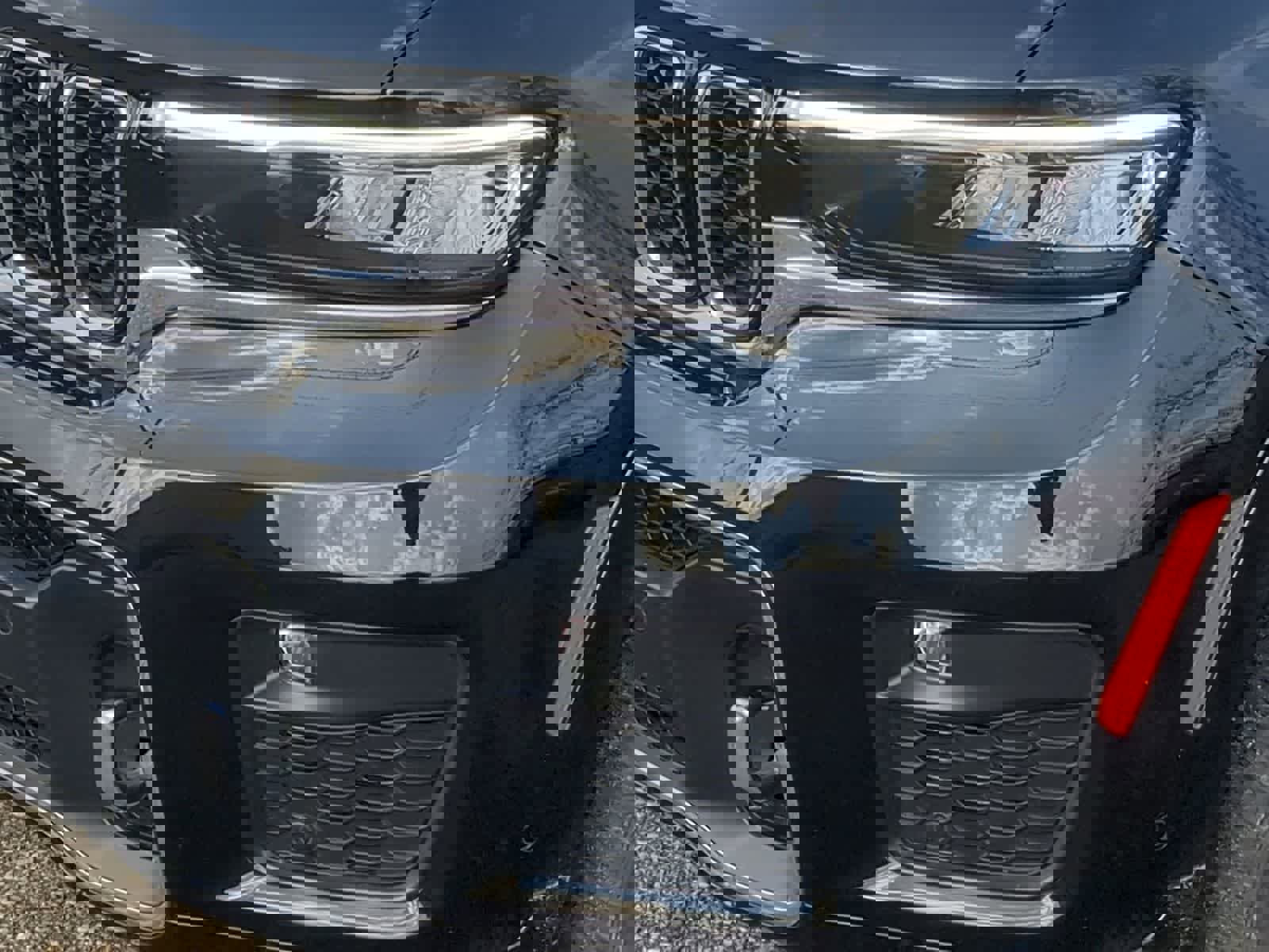 Certified 2023 Jeep Grand Cherokee Overland w/ Luxury Tech Group IV image 11