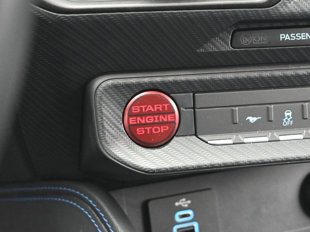 Used 2025 Ford Mustang Dark Horse image 11