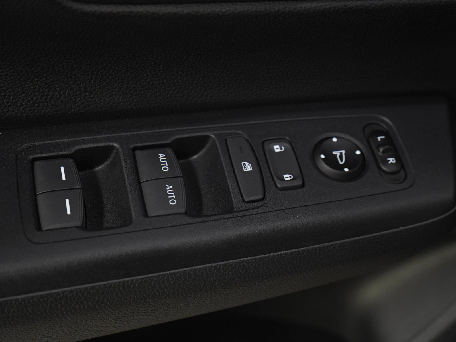 Used 2025 Honda CR-V EX image 20
