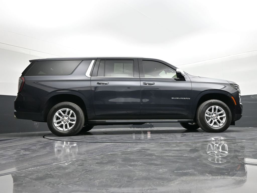 Certified 2025 Chevrolet Suburban Premier image 25