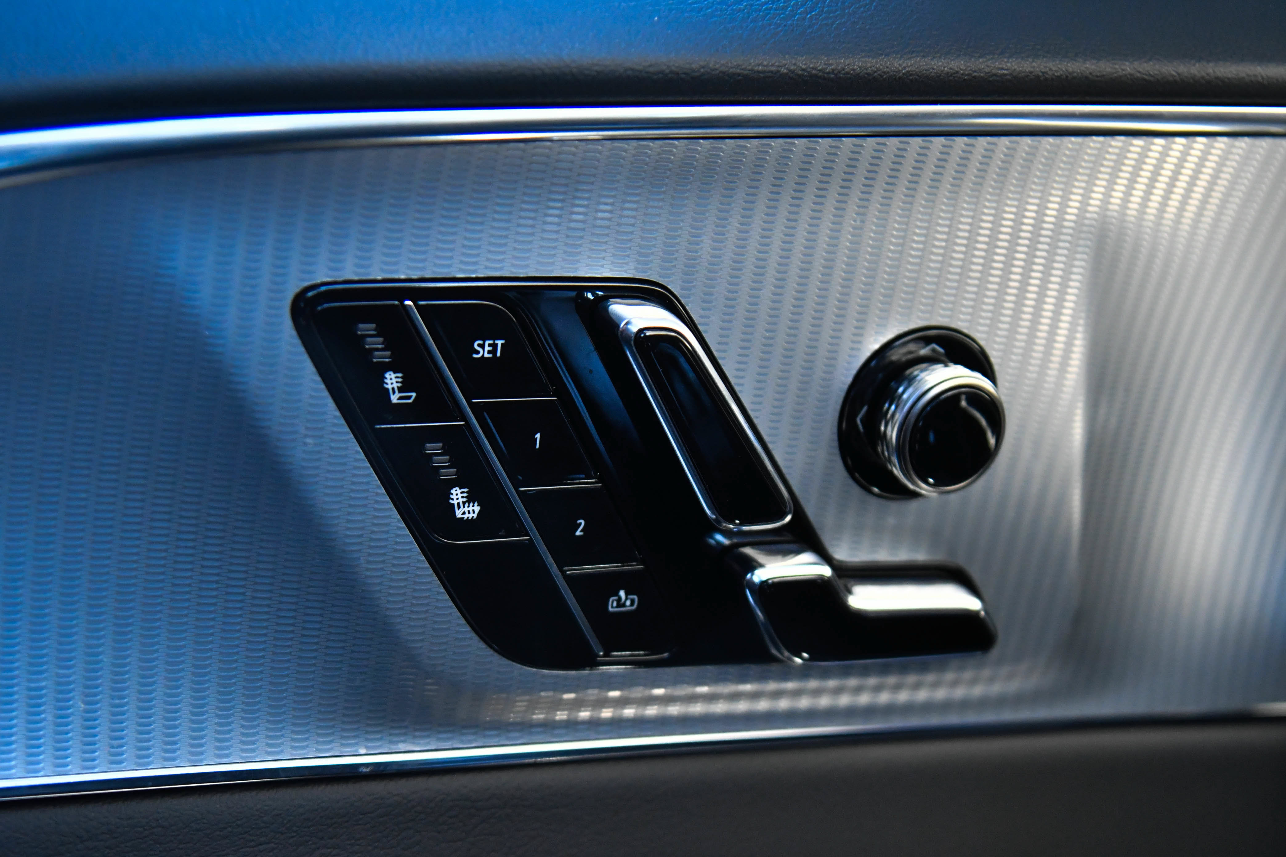 Used 2024 Cadillac Lyriq Tech RWD image 37