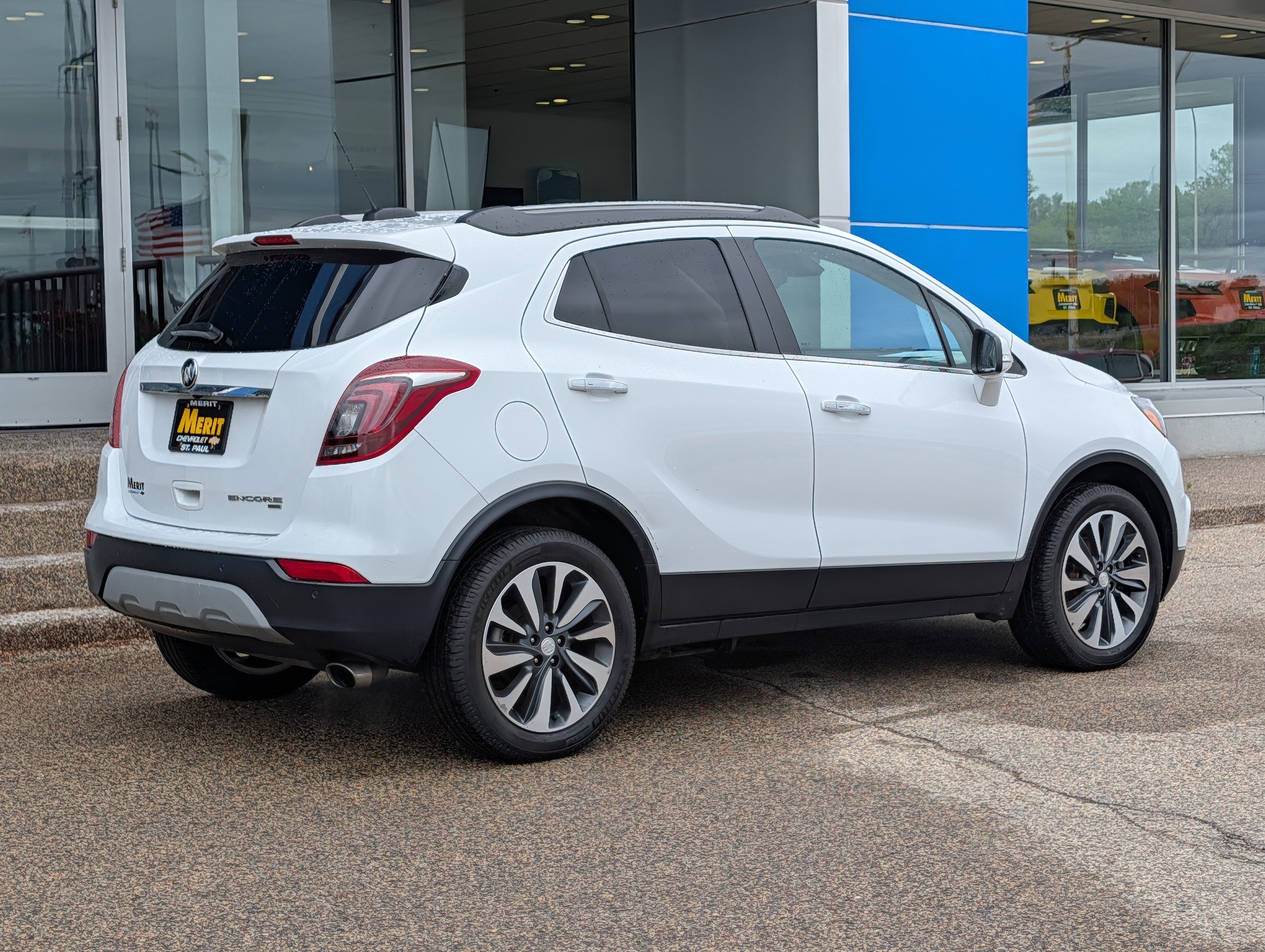 Used 2019 Buick Encore Essence w/ Safety Package II AWD/4WD image 3