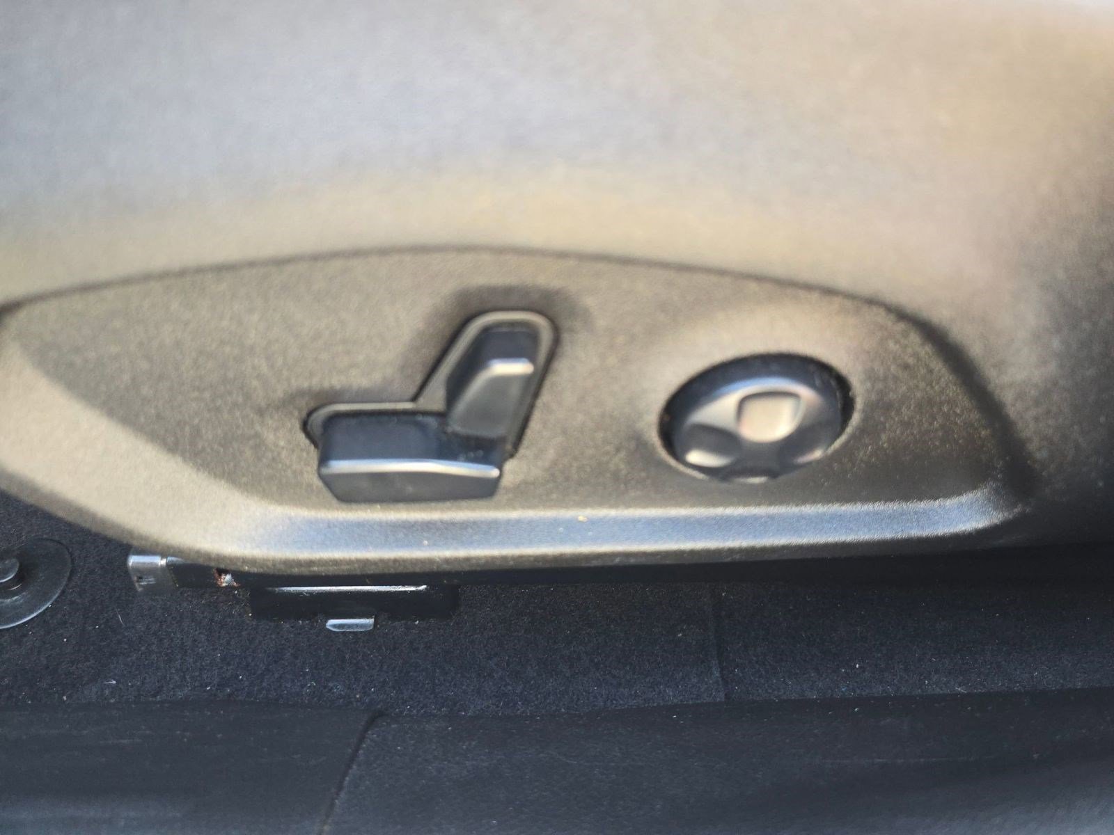 Used 2020 Jeep Renegade Limited image 12