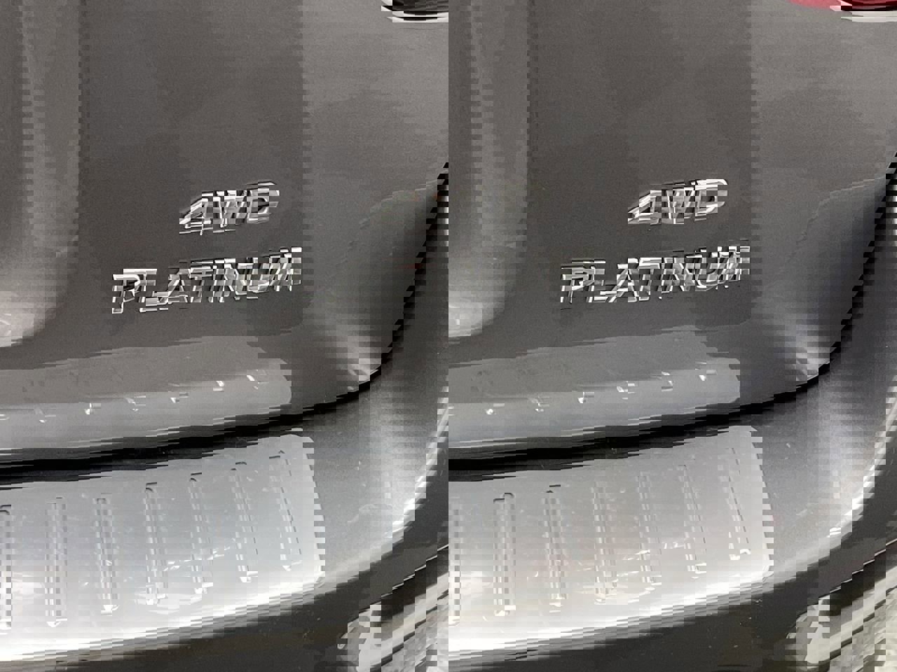 Used 2019 Nissan Pathfinder Platinum image 35