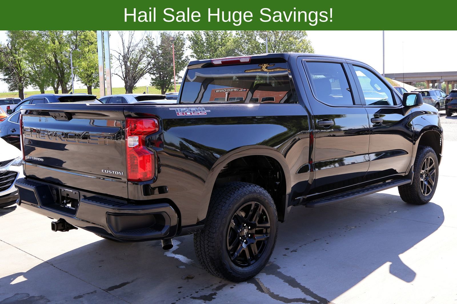 Used 2025 Chevrolet Silverado 1500 Custom Trail Boss AWD/4WD image 9