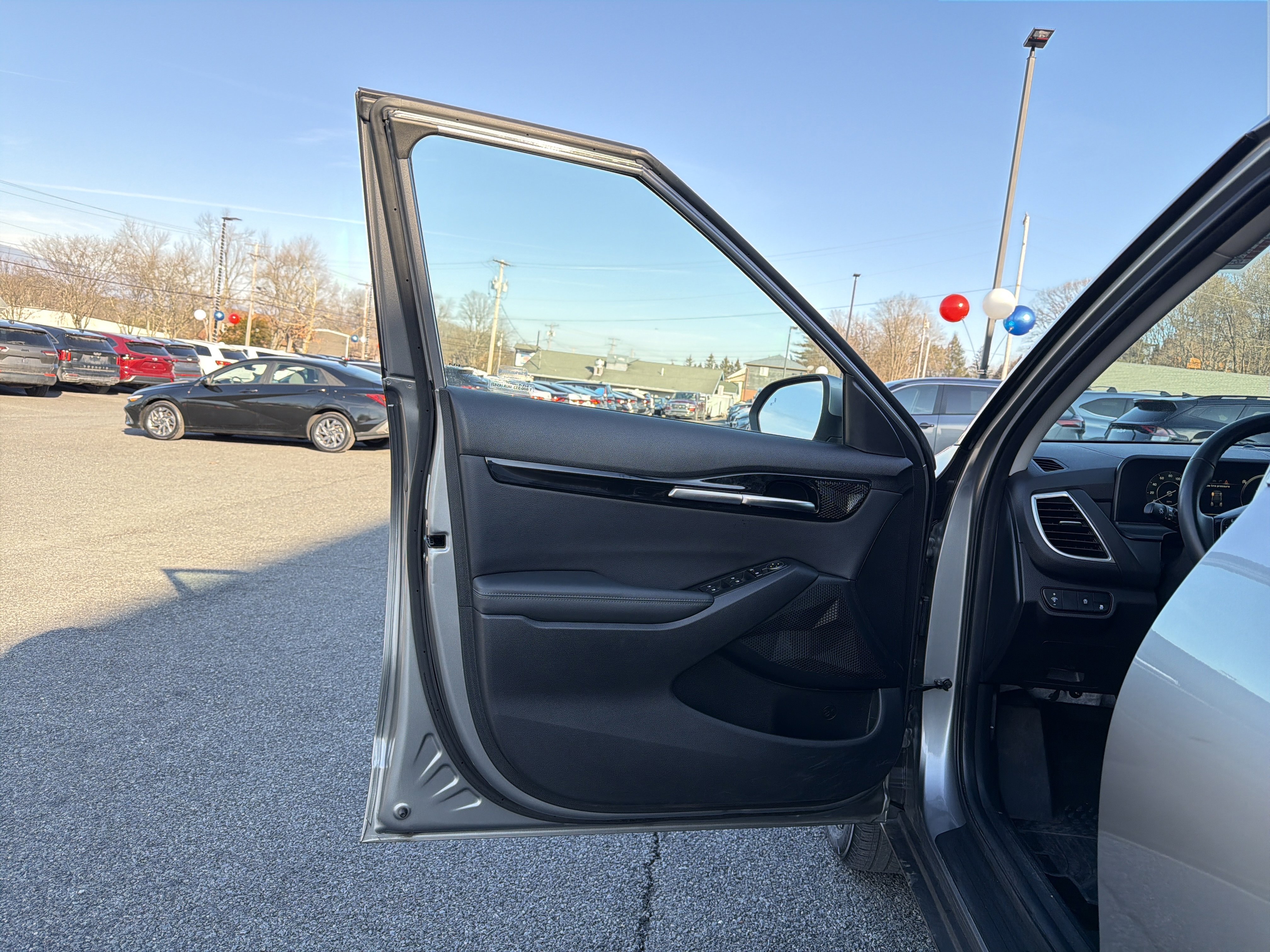 Used 2024 Kia Seltos EX image 11