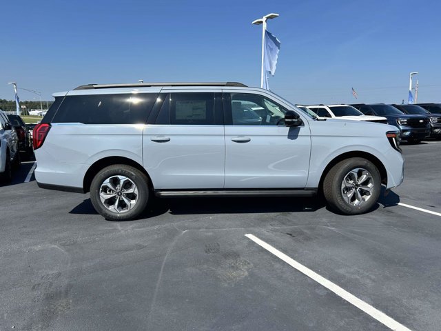 New 2027 Ford Expedition Max Active RWD image 3