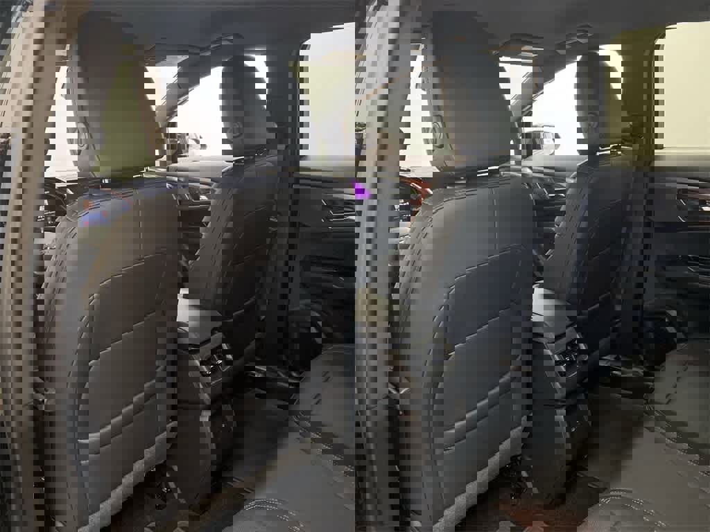 Used 2024 Chevrolet Equinox EV RS image 17