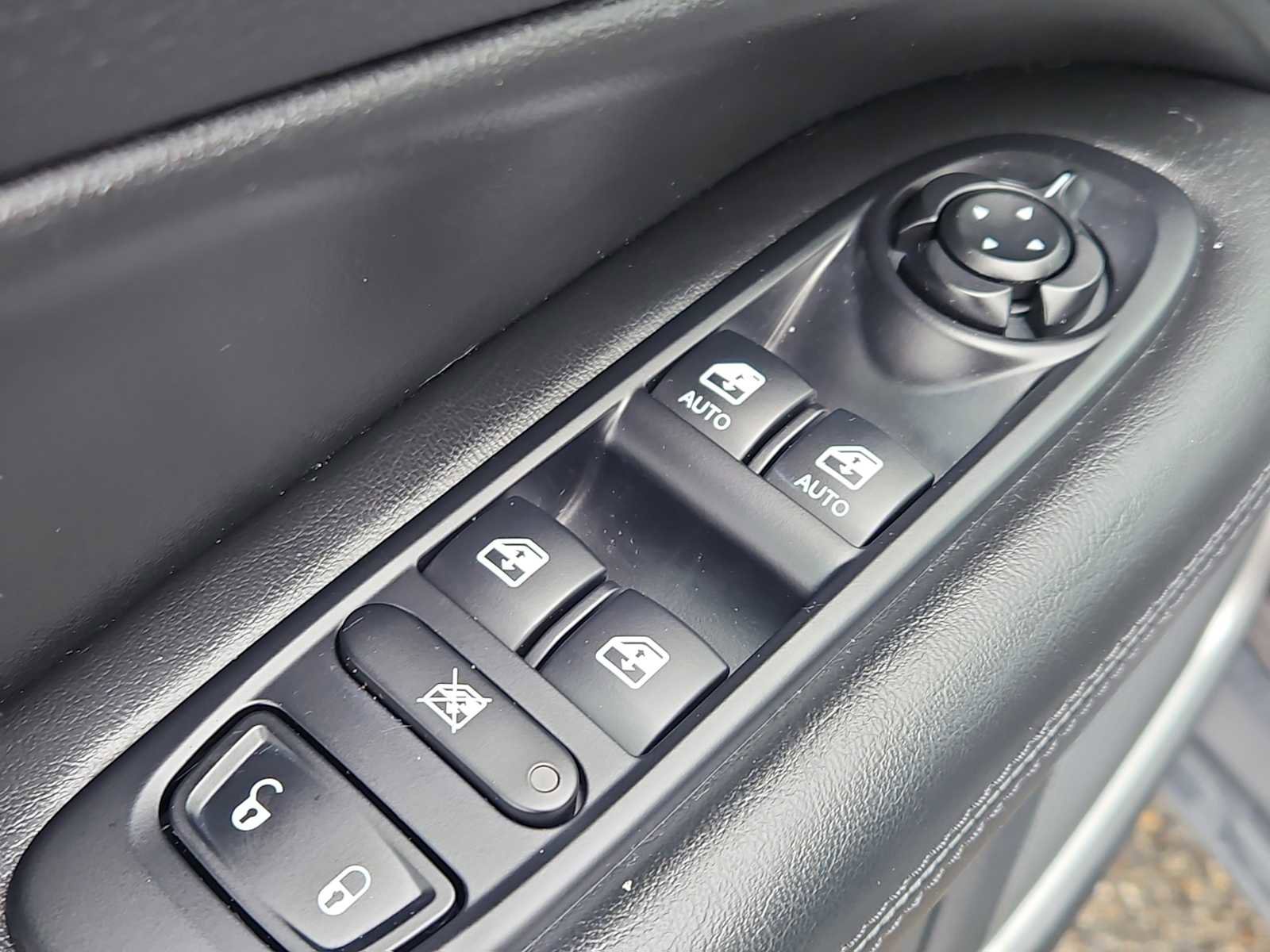 Used 2020 Jeep Compass Altitude image 25