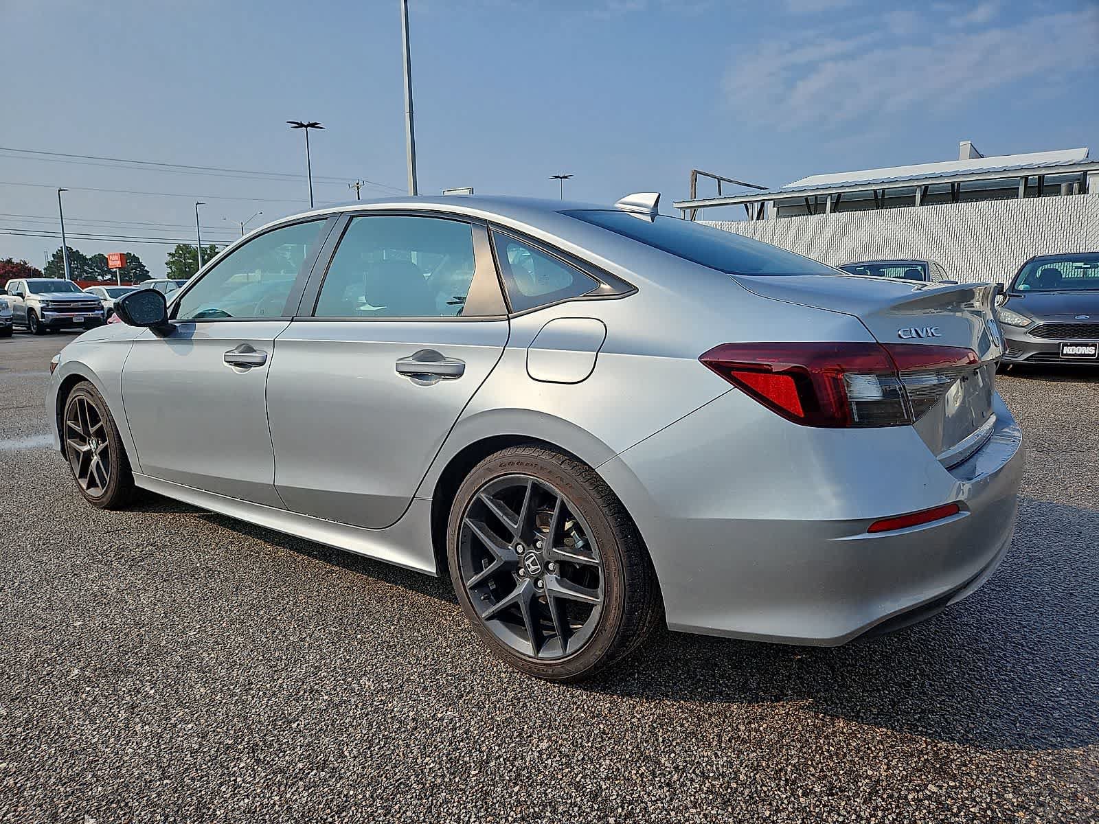 Used 2025 Honda Civic Sport image 4