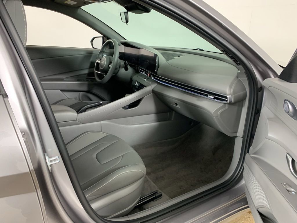 Used 2024 Hyundai Elantra SEL image 36