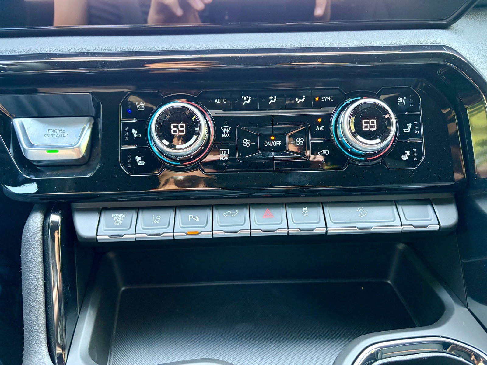 New 2026 GMC Sierra 2500 AT4 AWD/4WD image 32