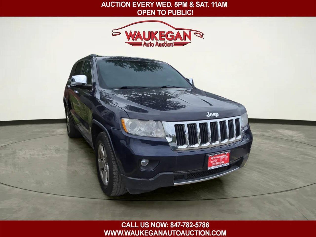 Used 2013 Jeep Grand Cherokee Limited w/ Luxury Group II AWD/4WD image 3