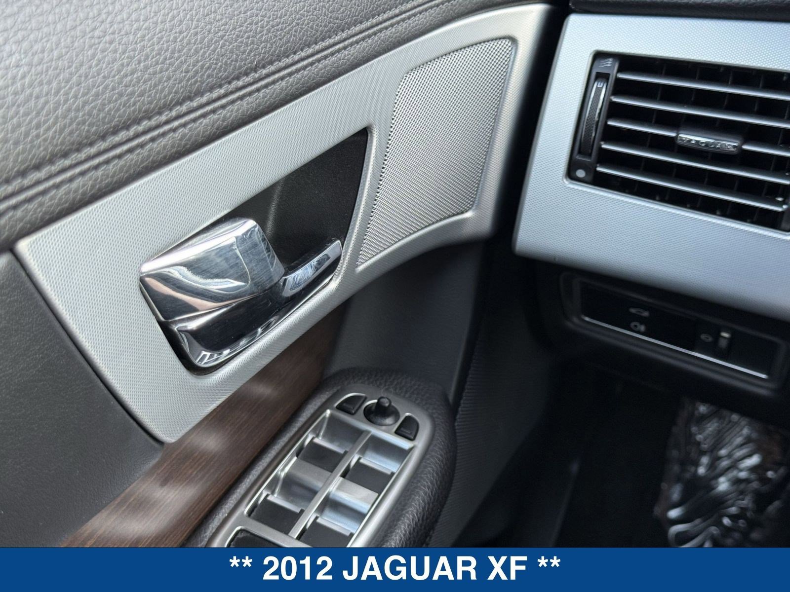 Used 2012 Jaguar XF image 21
