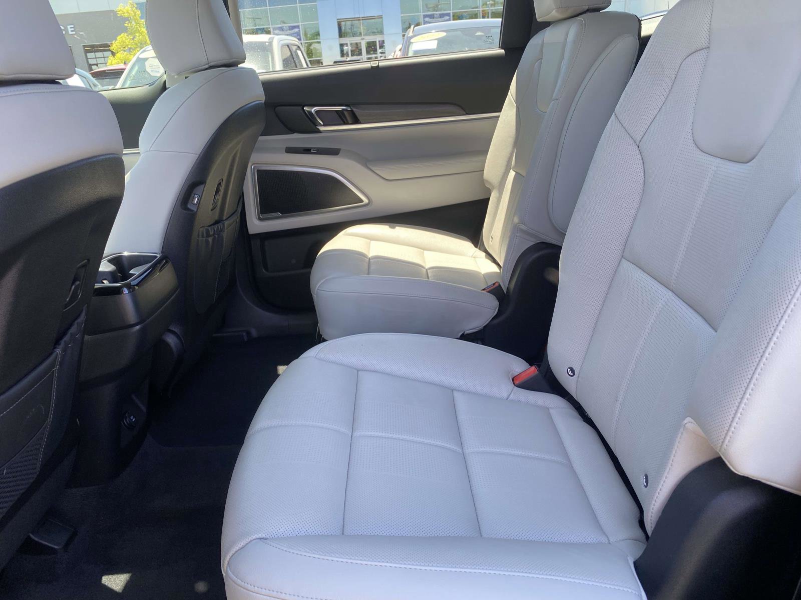 Used 2022 Kia Telluride EX w/ EX Premium Package FWD image 12