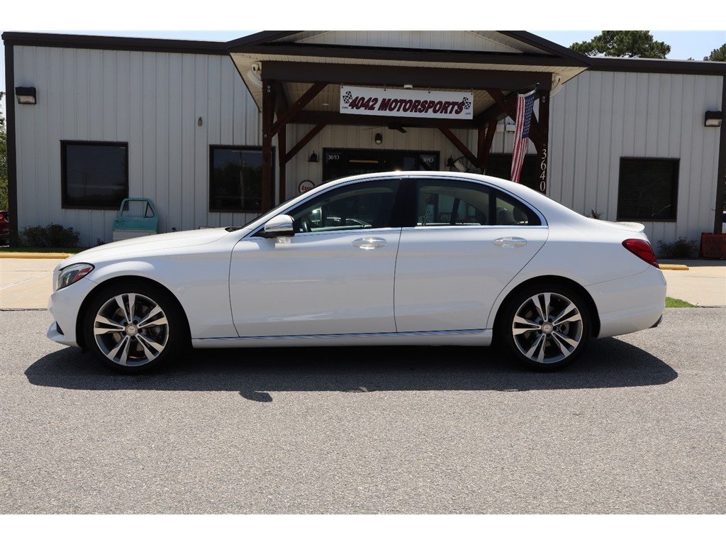 Used 2015 Mercedes-Benz C 300 Sedan image 2