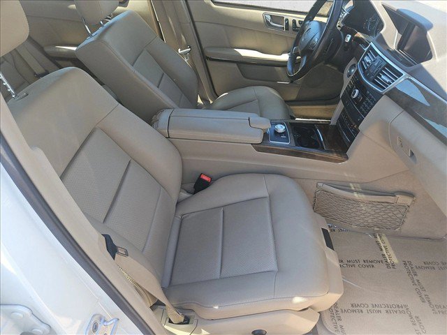 Used 2010 Mercedes-Benz E 350 4MATIC Sedan image 23