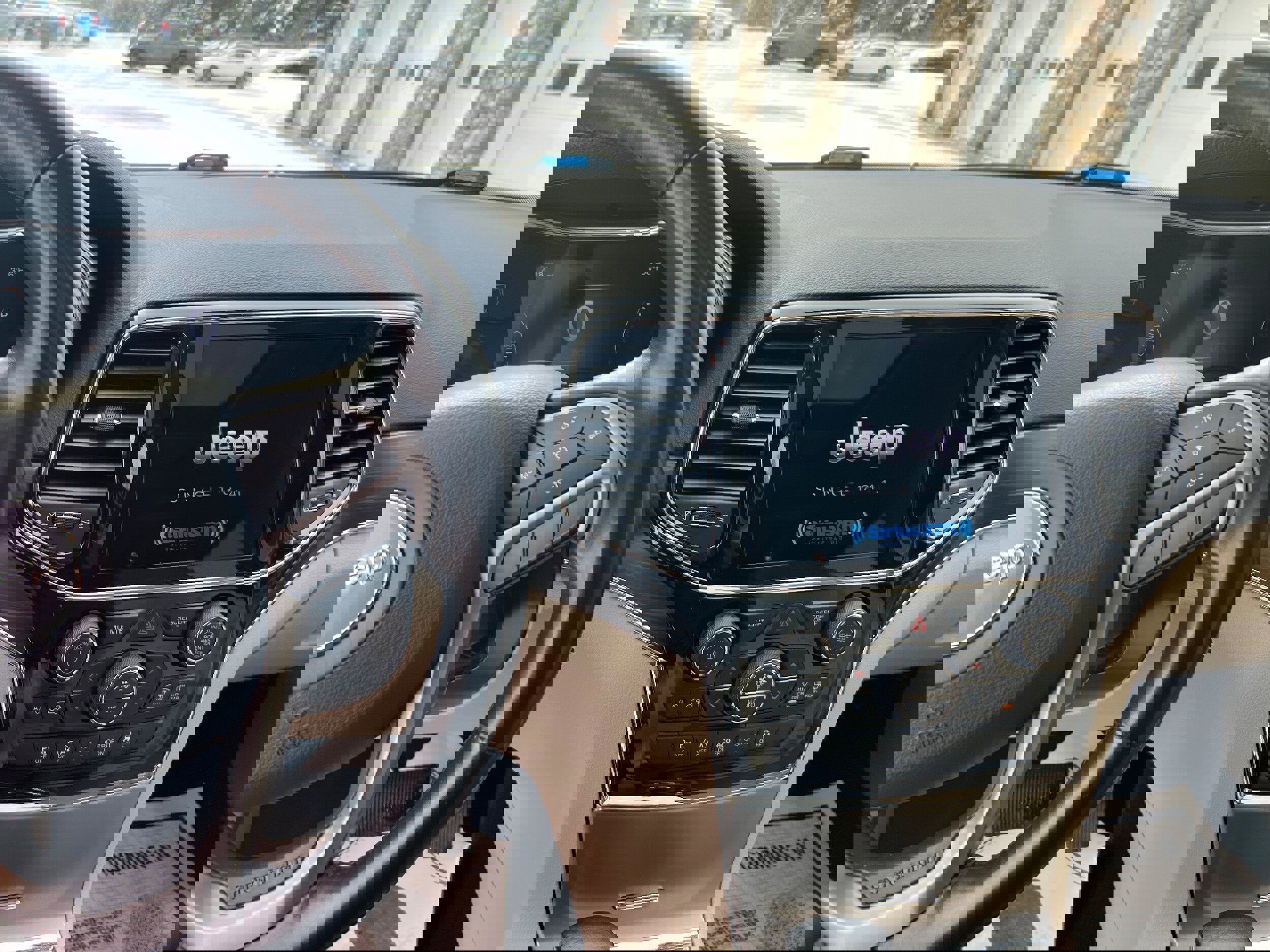 Used 2021 Jeep Grand Cherokee Limited image 14