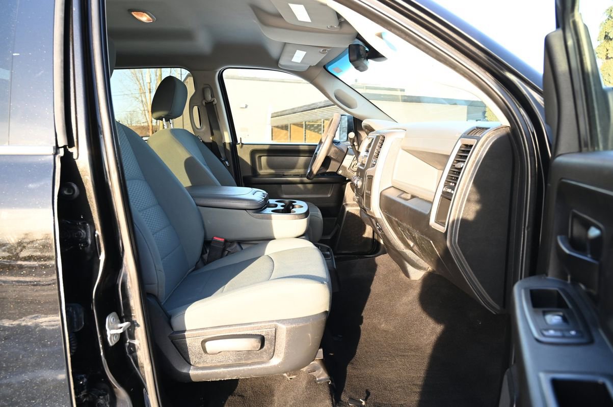 Used 2018 RAM 2500 Tradesman w/ Chrome Appearance Group image 38