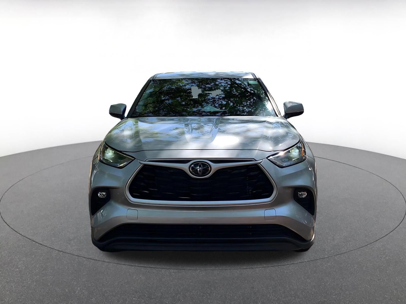 Used 2025 Toyota Highlander LE video 2