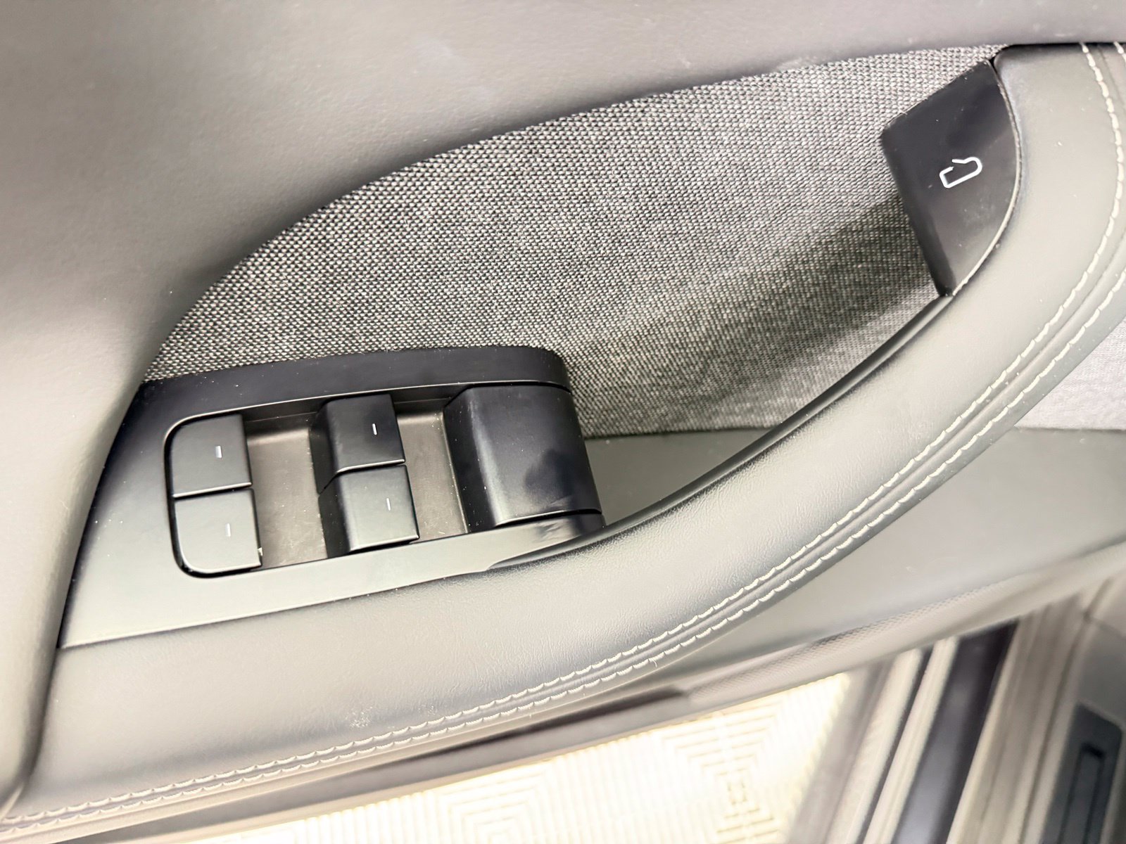 Used 2024 Tesla Model X AWD/4WD image 17