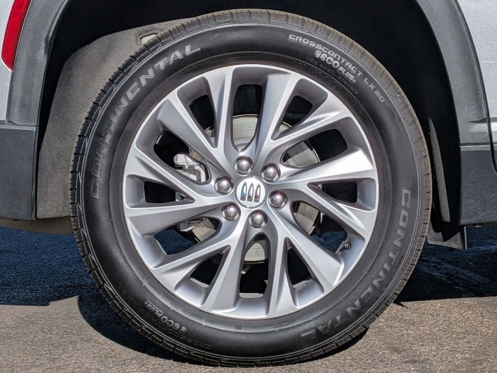 Used 2025 Buick Enclave Preferred AWD/4WD image 12