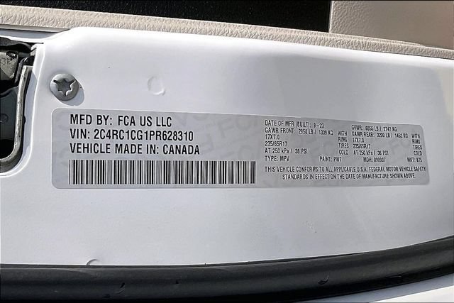 Used 2023 Chrysler Voyager LX FWD image 17