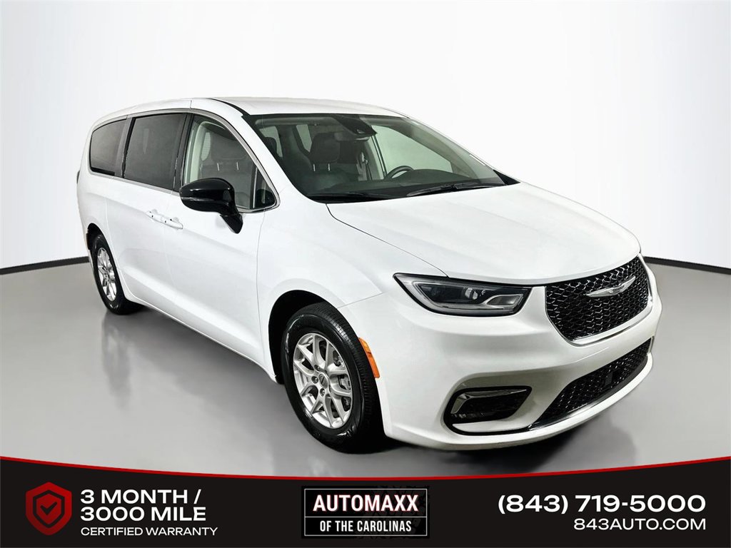 Used 2024 Chrysler Pacifica Touring-L FWD image 1