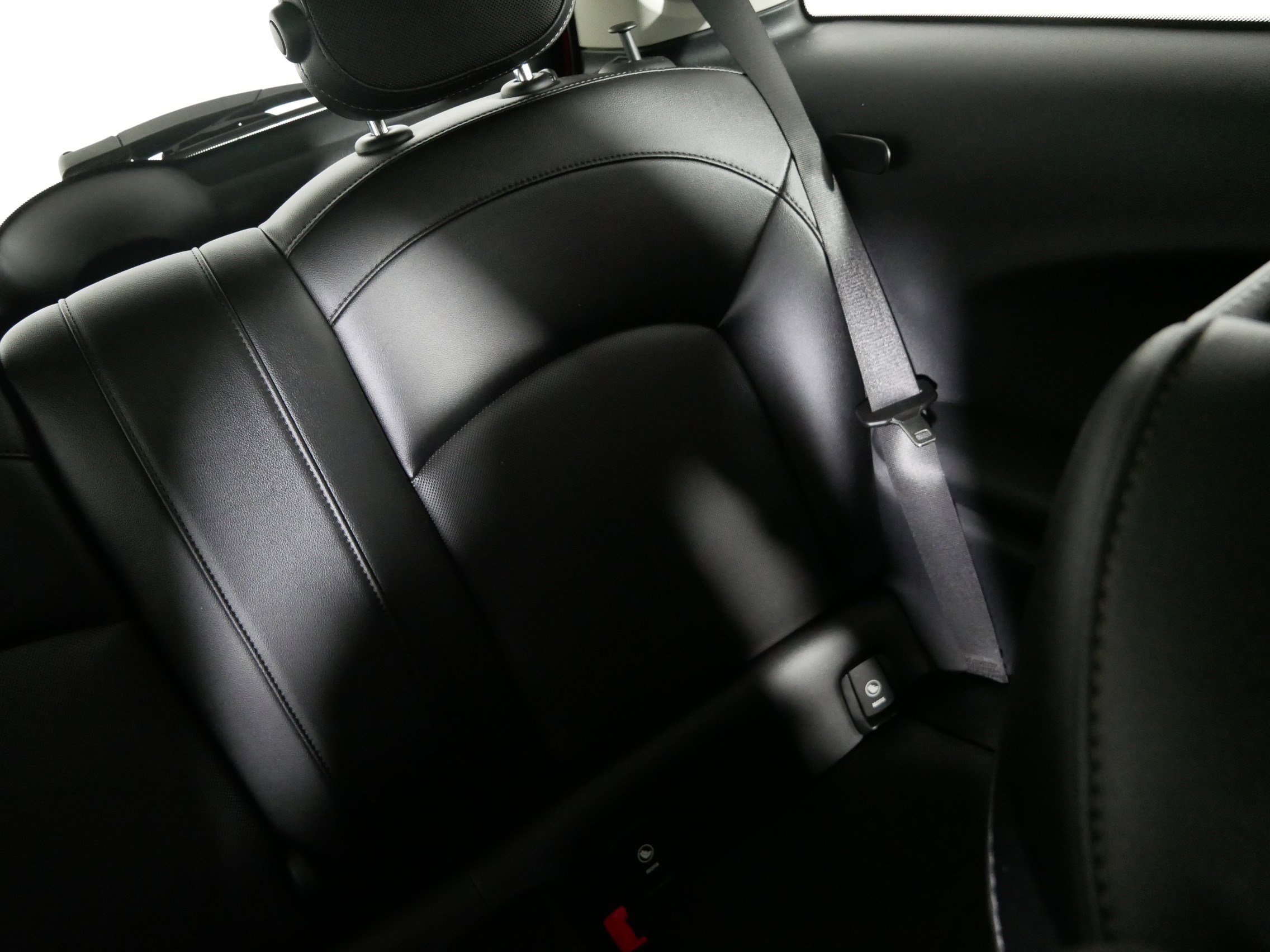 Used 2015 MINI Cooper 2-Door Hardtop image 14