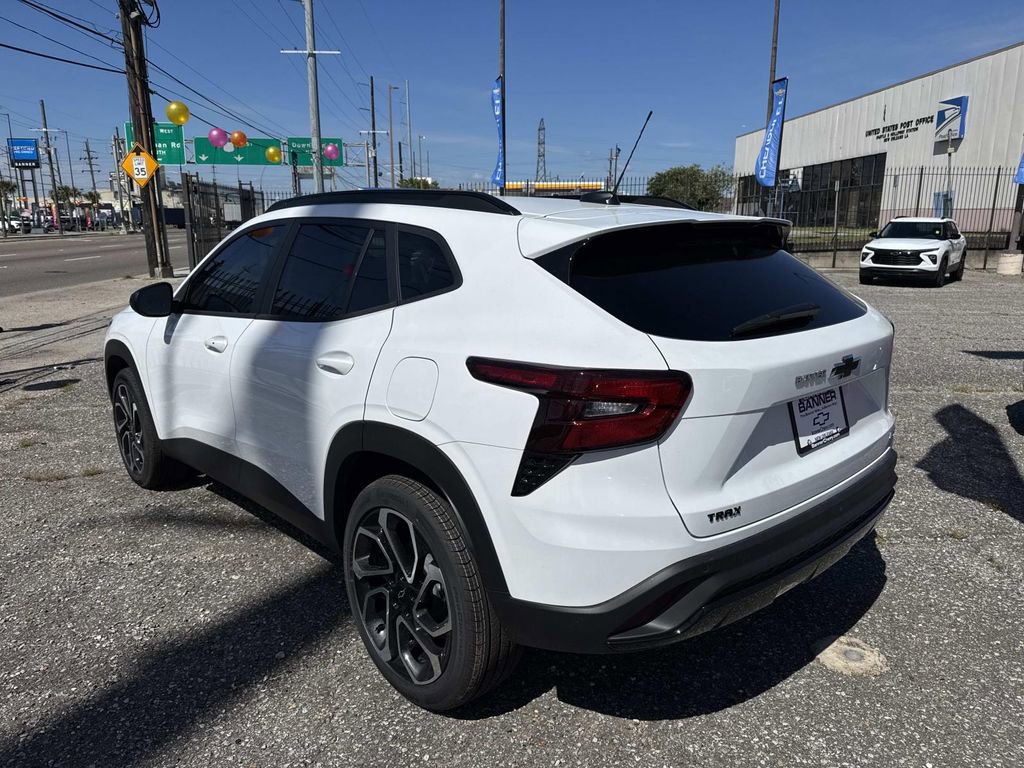 New 2026 Chevrolet Trax RS w/ Sunroof Package image 5