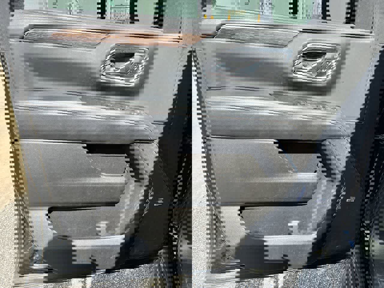 Used 2021 Chevrolet Tahoe Premier w/ Premium Package image 23