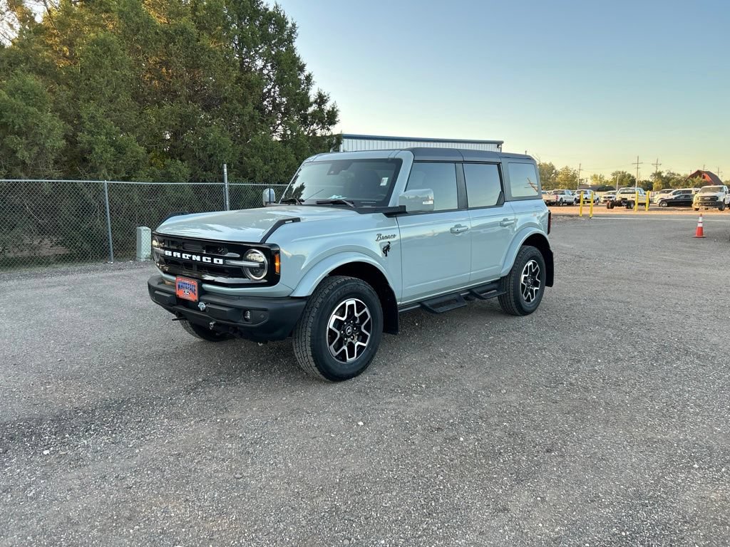Used 2024 Ford Bronco Outer Banks AWD/4WD image 1
