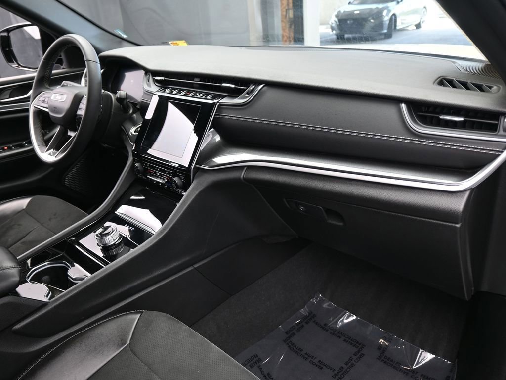 Used 2023 Jeep Grand Cherokee L Laredo RWD image 49