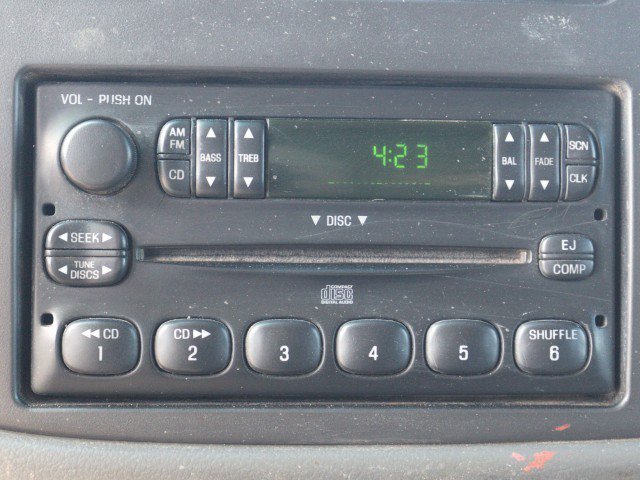 Used 2005 Ford E-150 and Econoline 150 RWD image 21