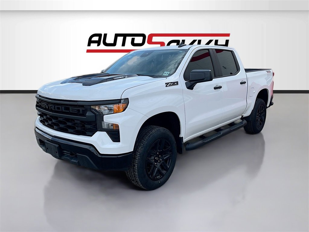 Used 2024 Chevrolet Silverado 1500 Custom Trail Boss w/ Turbomax Blackout Package image 3