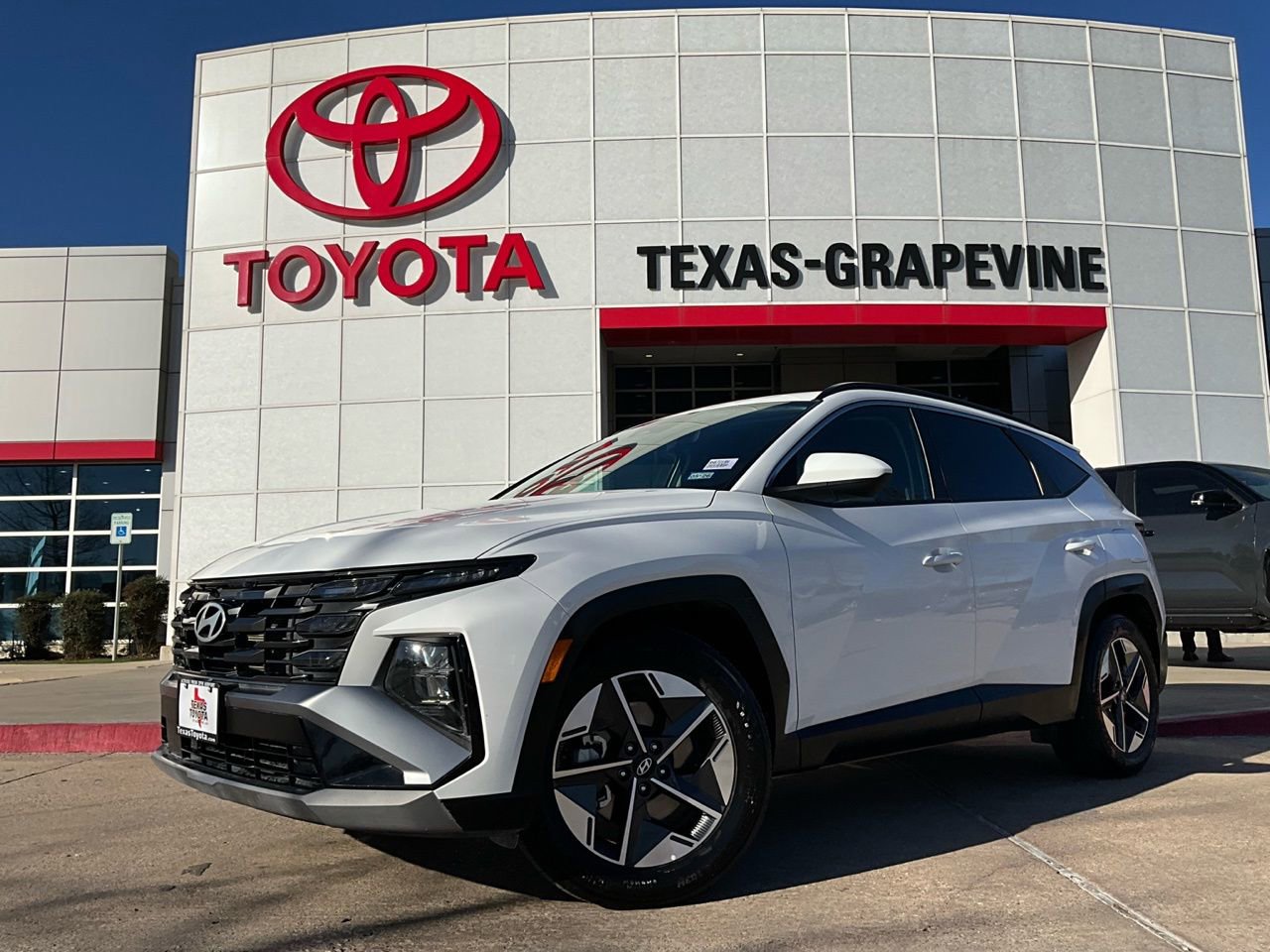 Used 2025 Hyundai Tucson SEL image 2