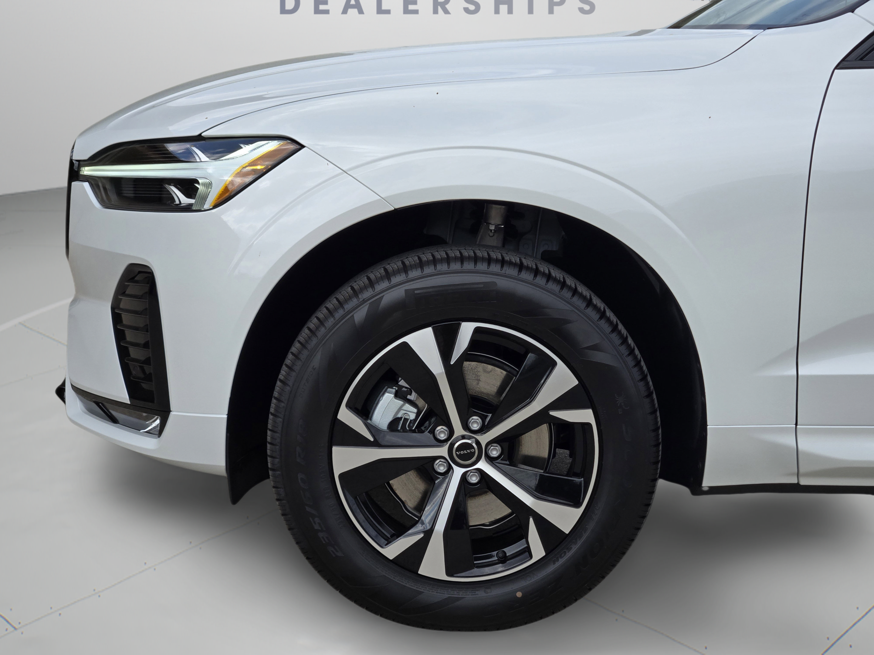 New 2026 Volvo XC60 B5 Core AWD/4WD image 30