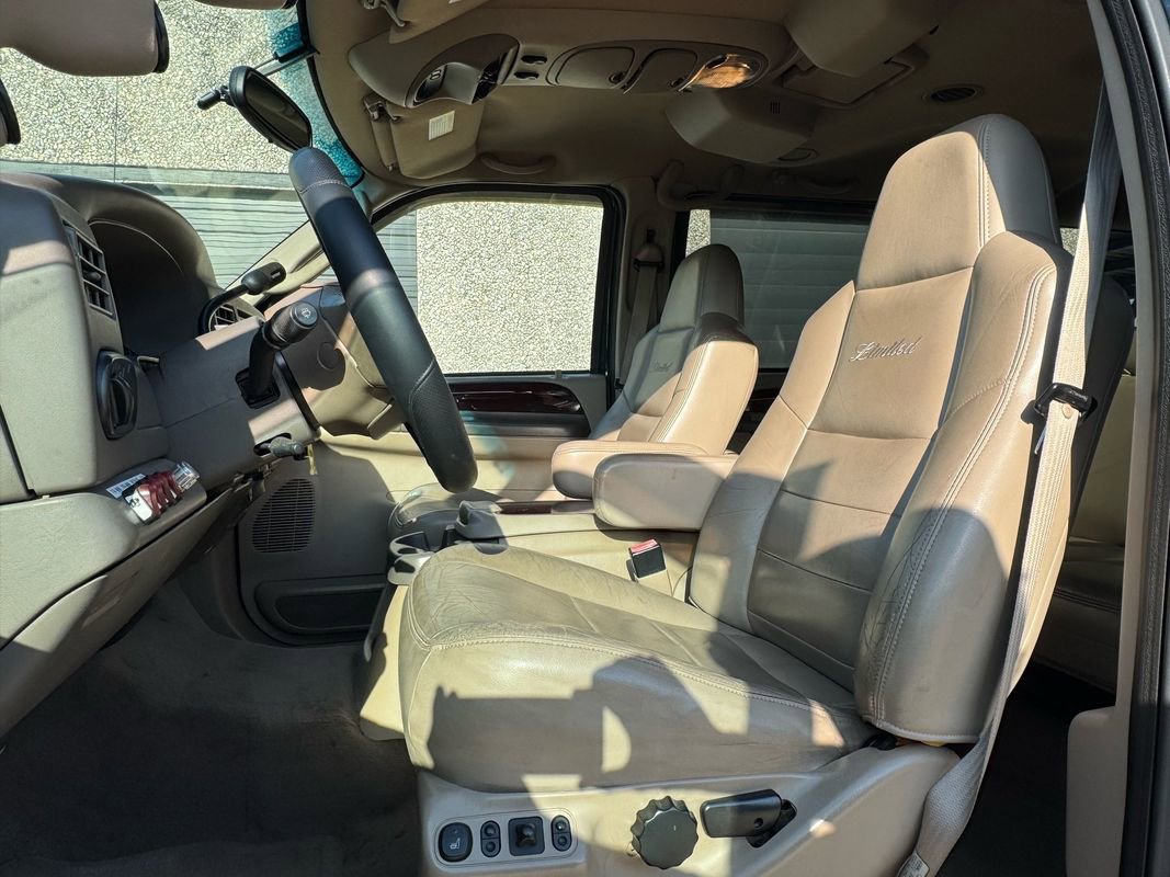 Used 2003 Ford Excursion Limited image 13