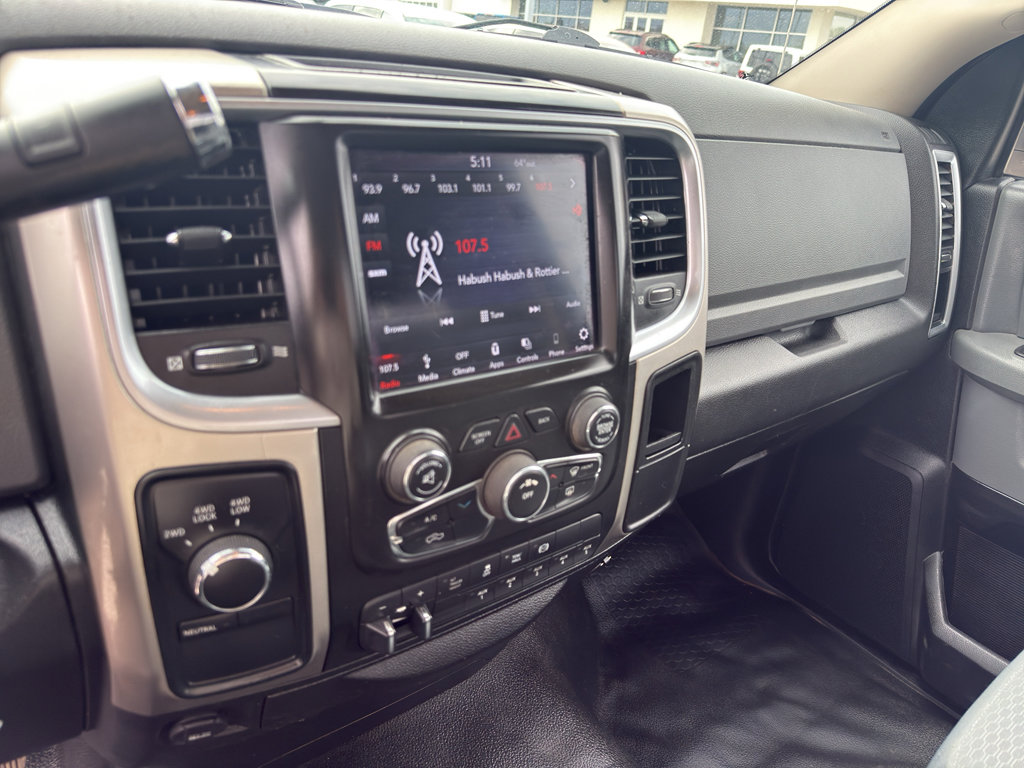 Used 2018 RAM 3500 SLT w/ Luxury Group AWD/4WD image 21
