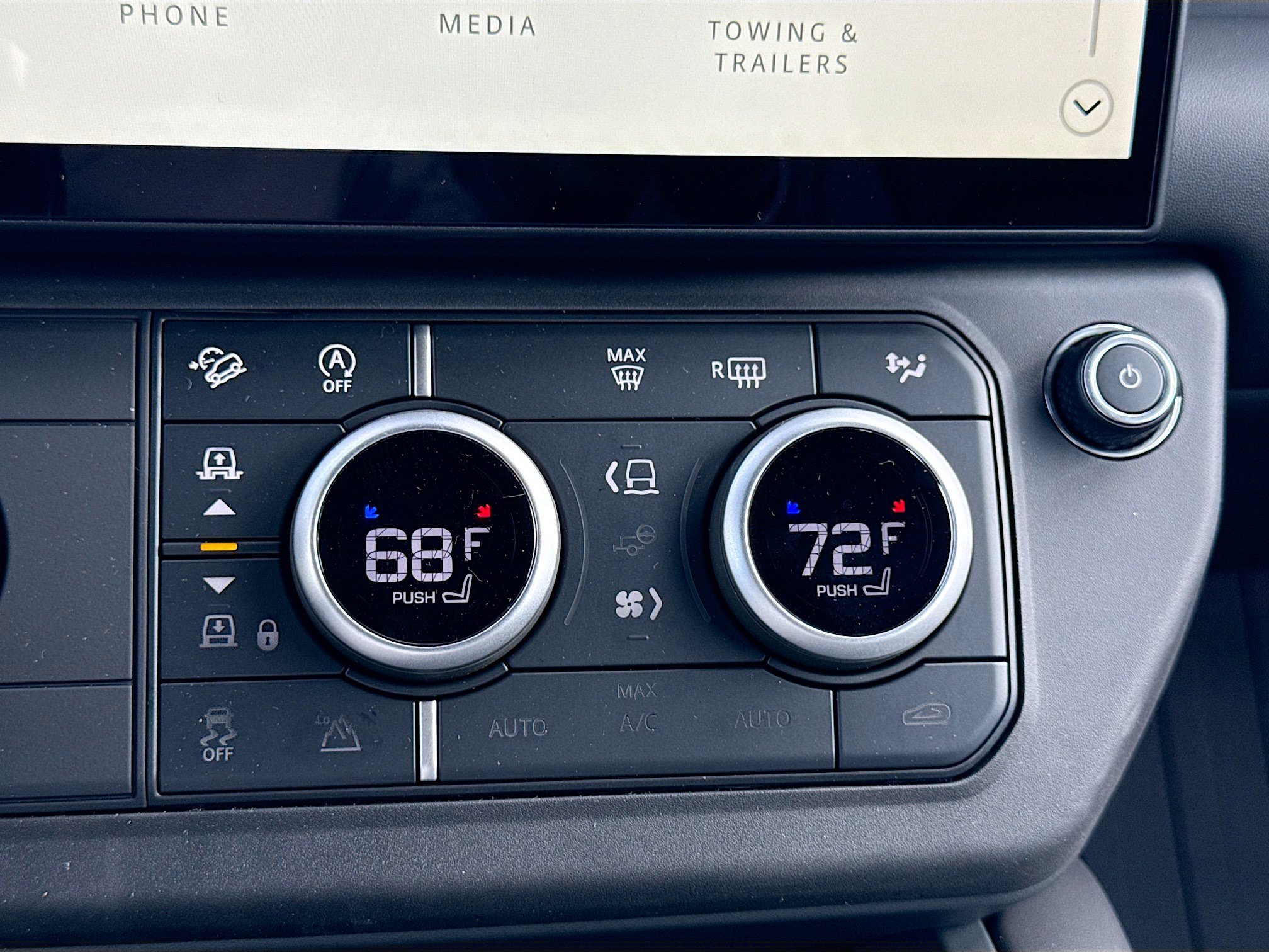 New 2026 Land Rover Defender 130 X-Dynamic SE AWD/4WD image 34
