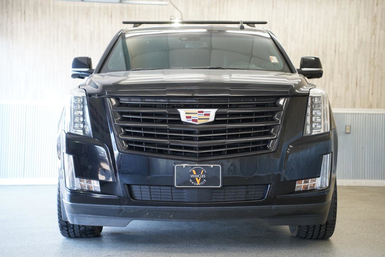 Used 2019 Cadillac Escalade ESV Platinum w/ Escalade Sport Edition image 3