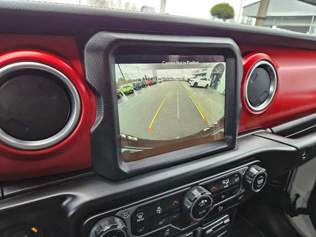 Used 2022 Jeep Wrangler Unlimited Rubicon w/ LED Lighting Group AWD/4WD image 24