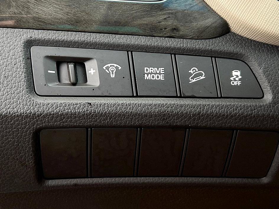 Used 2017 Hyundai Santa Fe Sport image 17