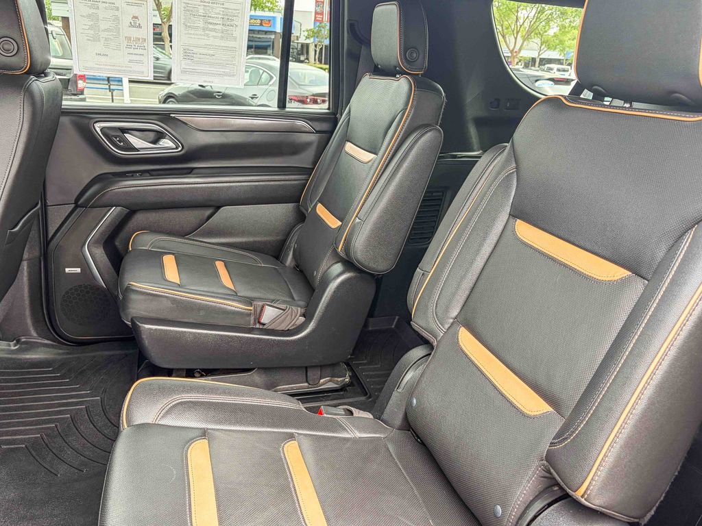 Used 2022 GMC Yukon XL AT4 image 42