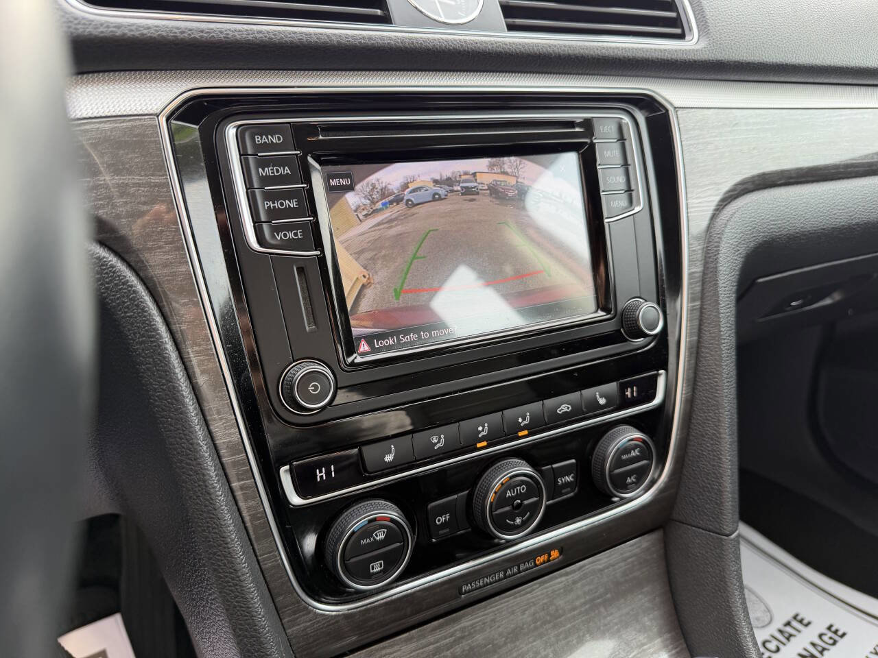 Used 2017 Volkswagen Passat 1.8T SE image 14