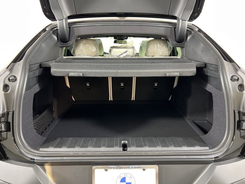 New 2026 BMW X2 xDrive28i AWD/4WD image 12